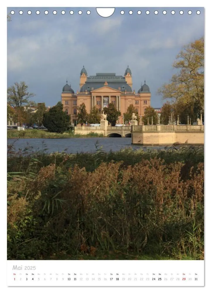 Bild: 9783435974344 | Ein Tag durch Schwerin (Wandkalender 2025 DIN A4 hoch), CALVENDO...