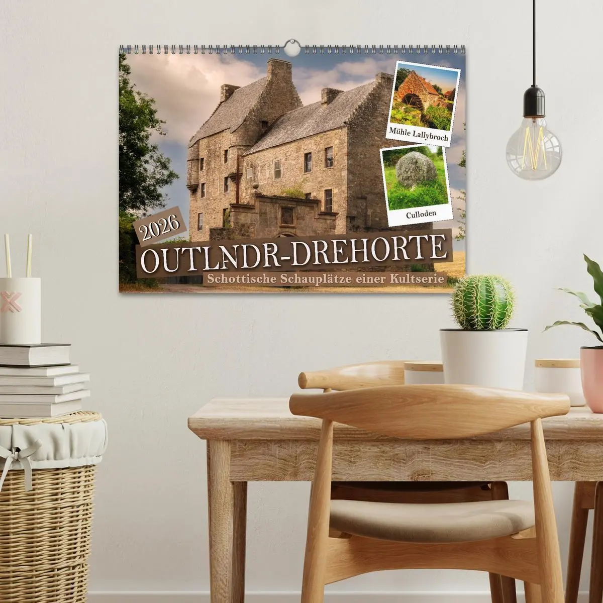 Bild: 9783457574744 | Outlndr-Drehorte (Wandkalender 2026 DIN A3 quer), CALVENDO...