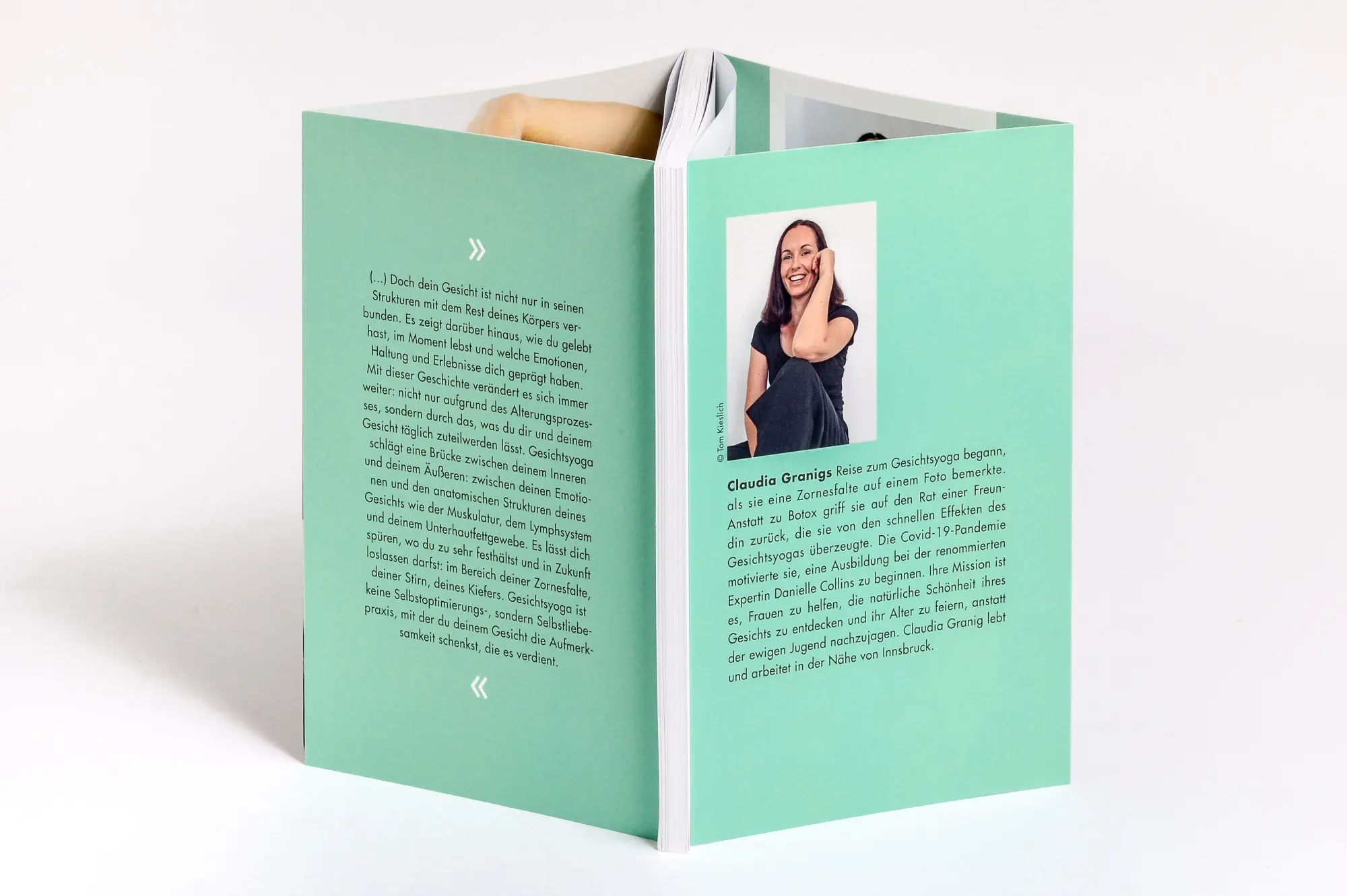 Bild: 9783424155044 | Face Yoga - Sanfte Übungen mit großer Wirkung | Claudia Granig | Buch