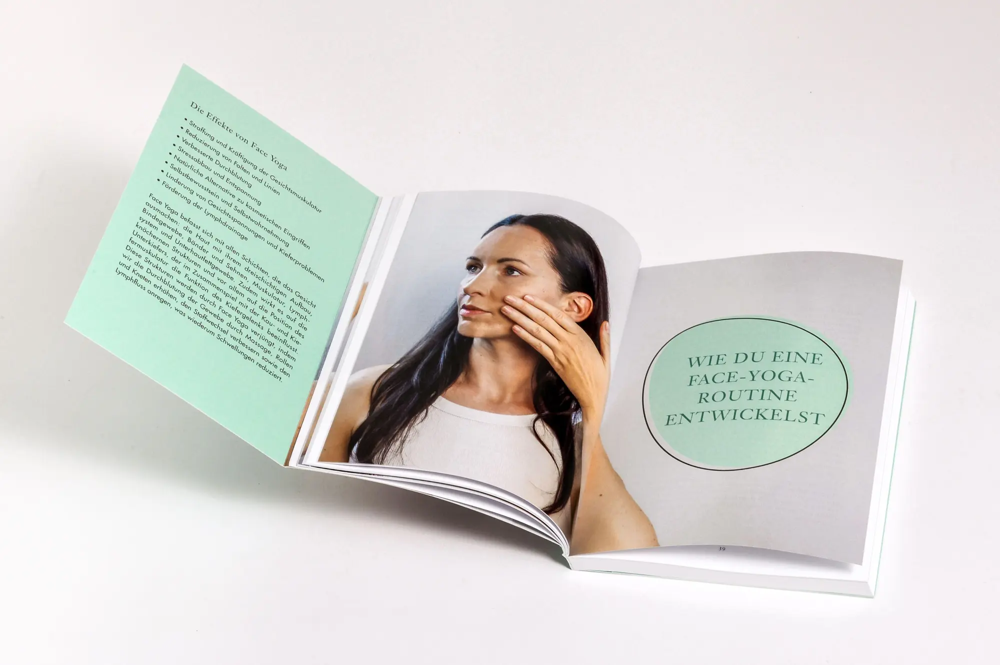 Bild: 9783424155044 | Face Yoga - Sanfte Übungen mit großer Wirkung | Claudia Granig | Buch
