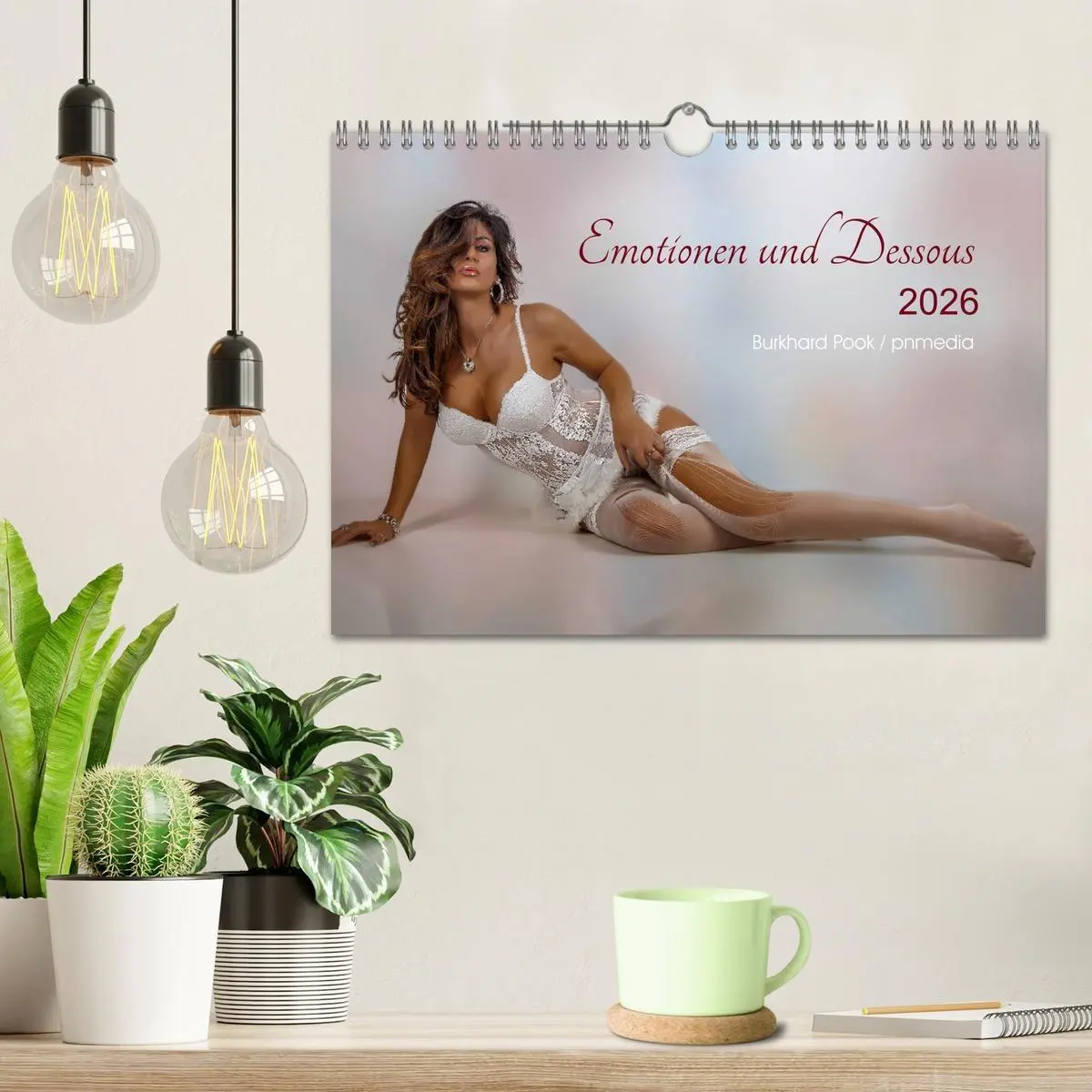 Bild: 9783457856444 | Emotionen und Dessous (Wandkalender 2026 DIN A4 quer), CALVENDO...