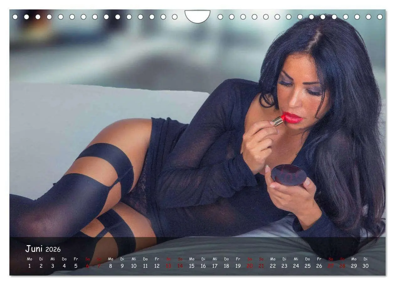 Bild: 9783457856444 | Emotionen und Dessous (Wandkalender 2026 DIN A4 quer), CALVENDO...