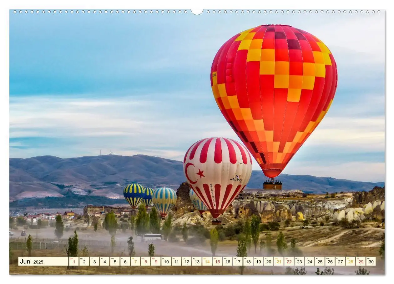 Bild: 9783435357444 | Mit dem Ballon über Kappadokien (Wandkalender 2025 DIN A2 quer),...