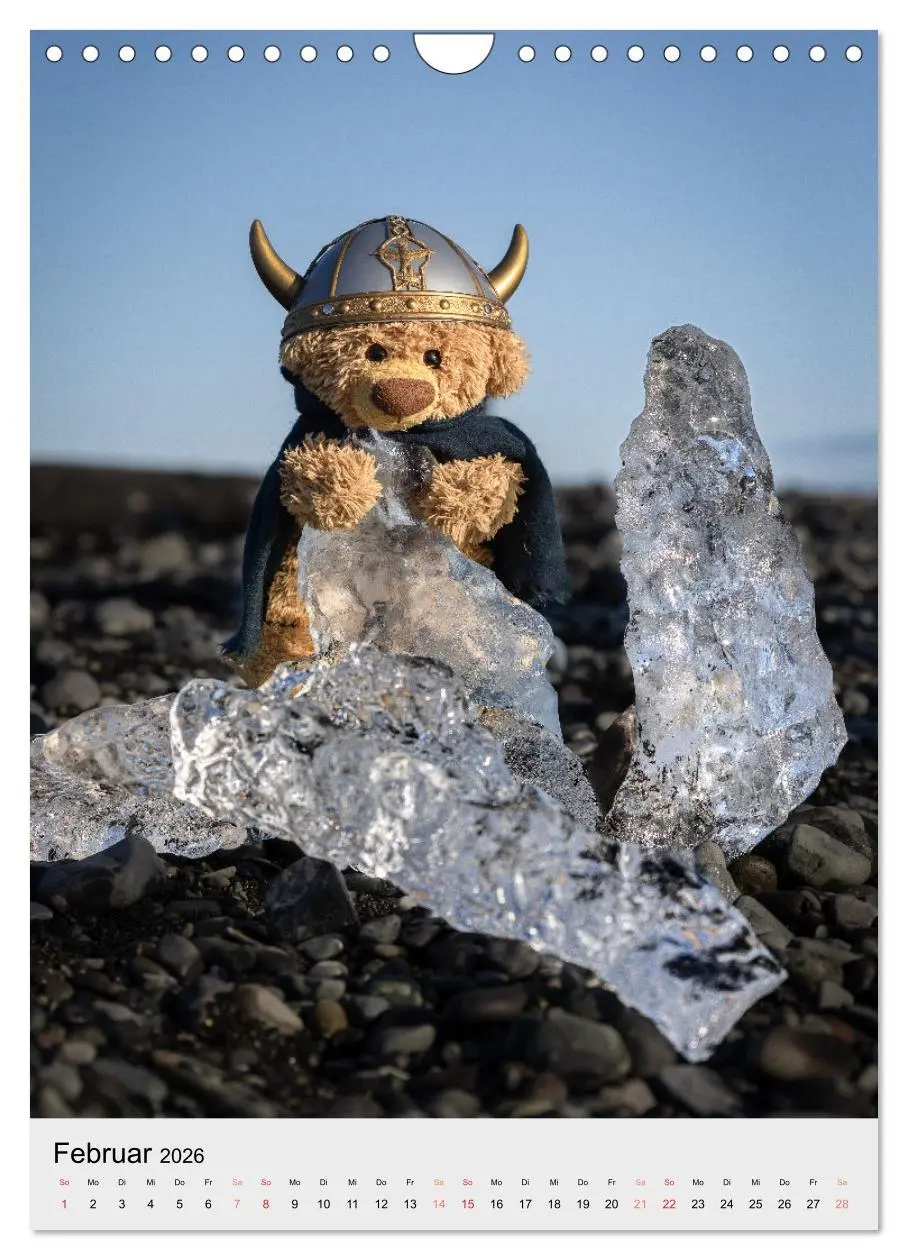 Bild: 9783516372045 | Travelling Teddy in Island (Wandkalender 2026 DIN A4 hoch),...