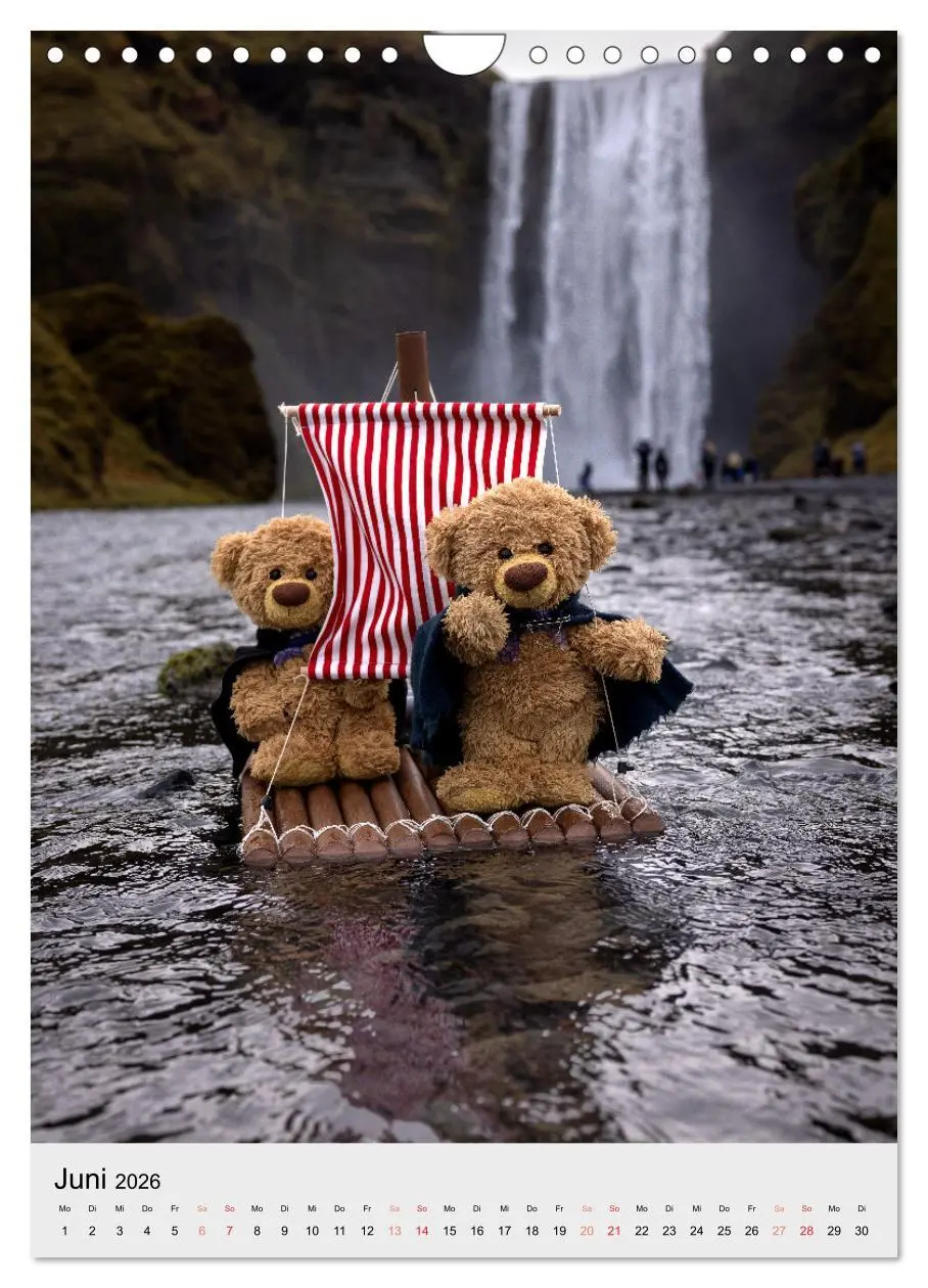 Bild: 9783516372045 | Travelling Teddy in Island (Wandkalender 2026 DIN A4 hoch),...