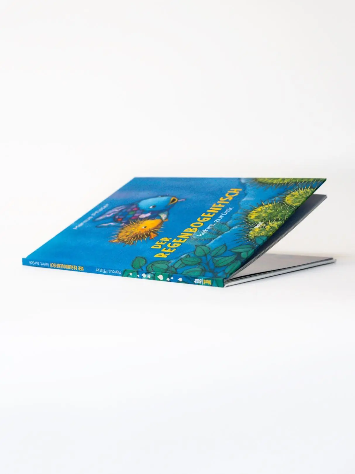 Bild: 9783314015045 | Der Regenbogenfisch kehrt zurück | Marcus Pfister | Buch | 32 S.