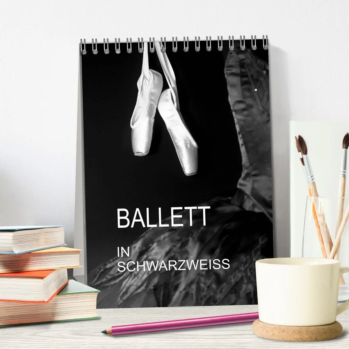 Bild: 9783516455045 | Ballett in Schwarzweiss (Tischkalender 2026 DIN A5 hoch), CALVENDO...