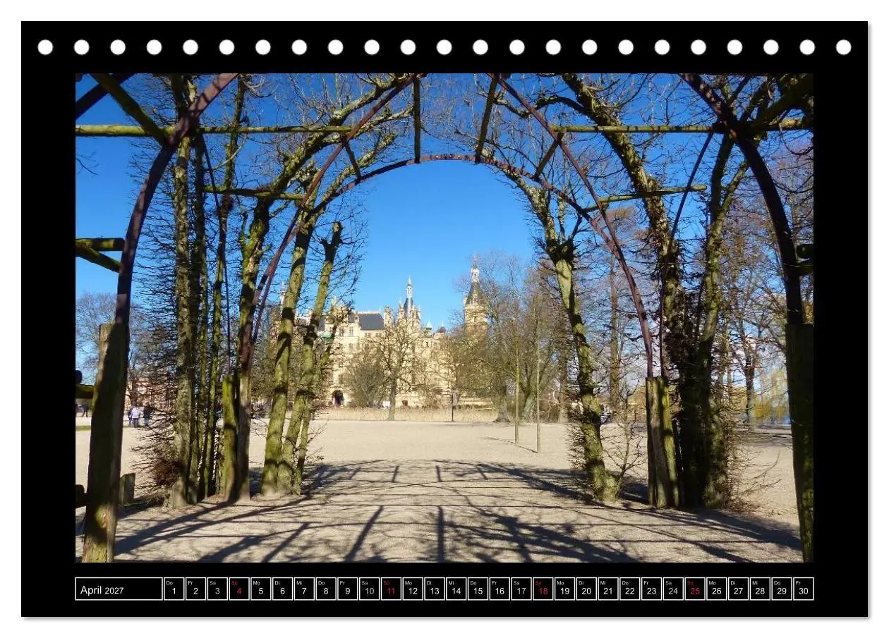 Bild: 9783594028445 | Residenzstadt Schwerin (Tischkalender 2027 DIN A5 quer), CALVENDO...