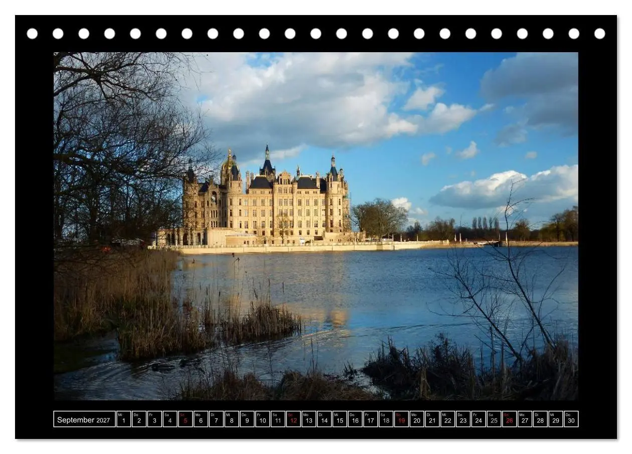 Bild: 9783594028445 | Residenzstadt Schwerin (Tischkalender 2027 DIN A5 quer), CALVENDO...