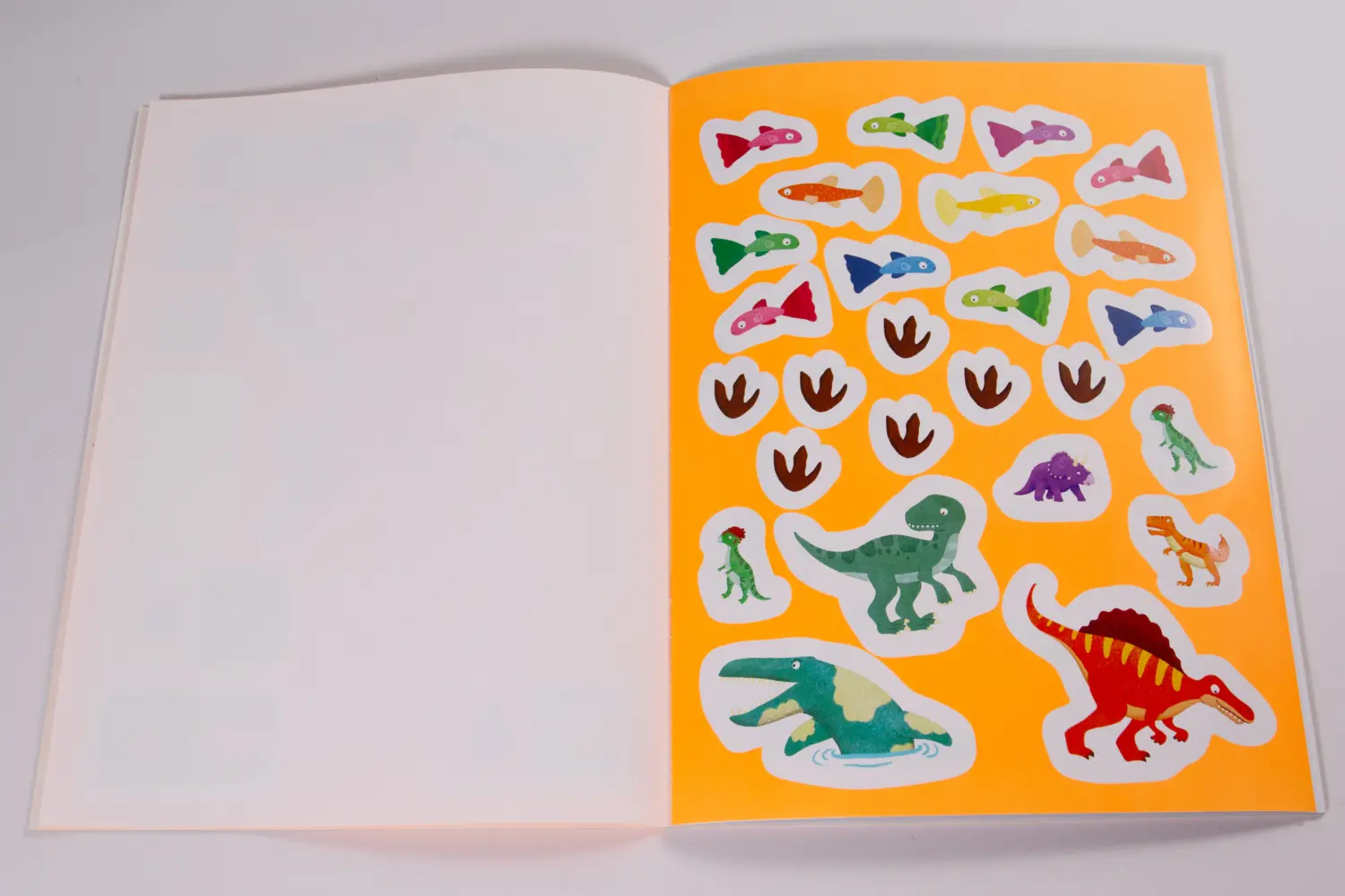 Bild: 9783743220546 | Meine Dino-Welt - Rätselspaß mit Stickern | Svenja Pidde | Broschüre