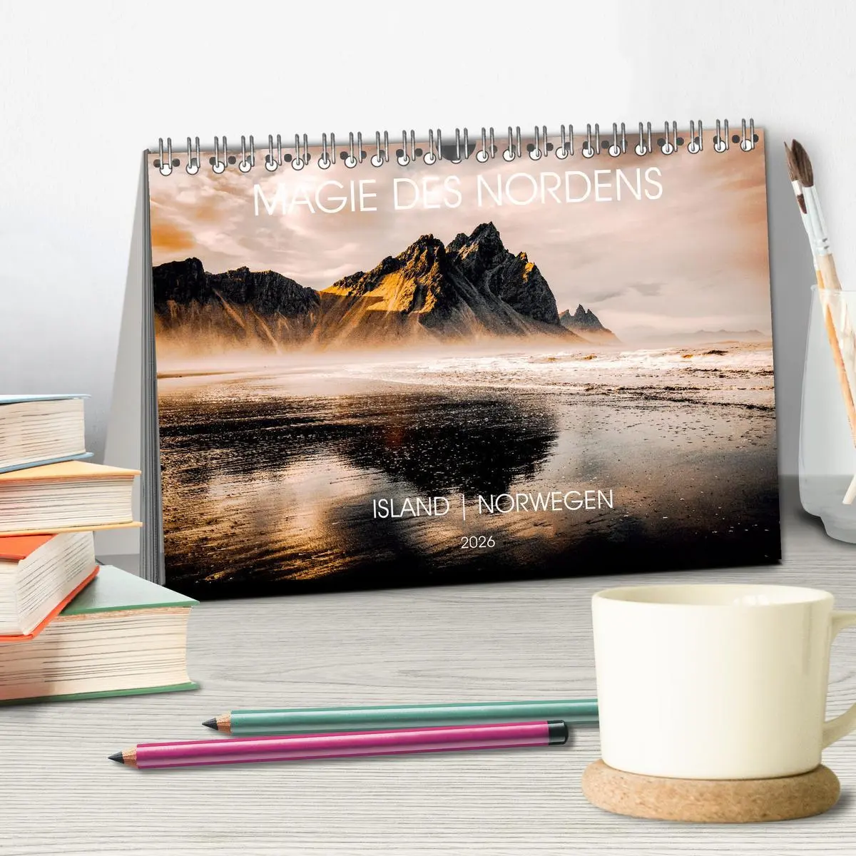 Bild: 9783457491546 | Magie des Nordens, Island und Norwegen (Tischkalender 2026 DIN A5...