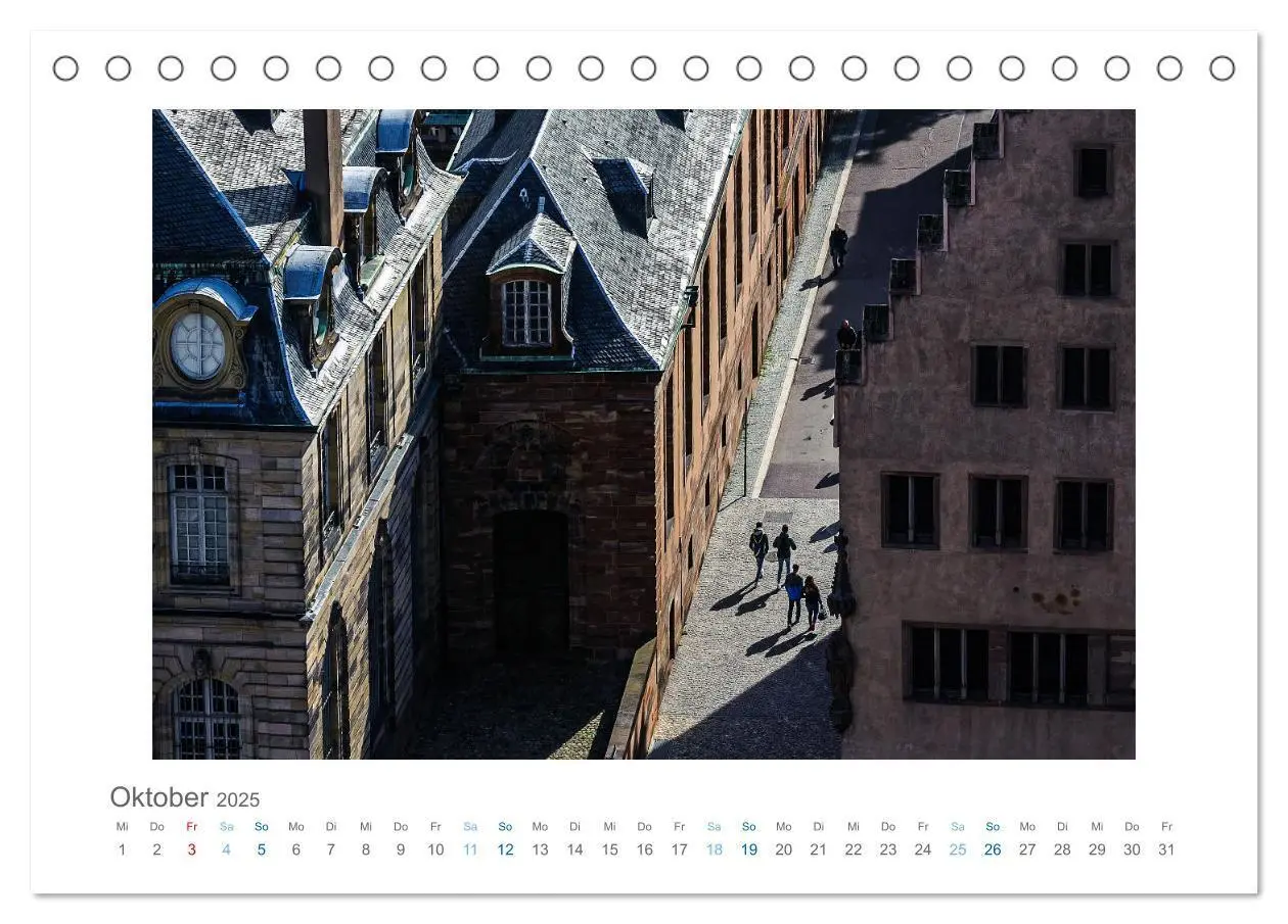 Bild: 9783383843846 | Street Moments (Tischkalender 2025 DIN A5 quer), CALVENDO...