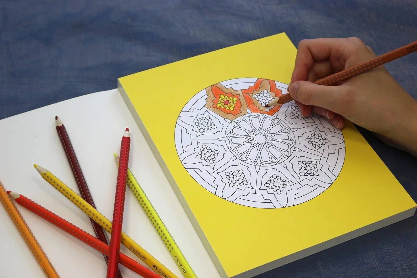 Bild: 9783785586846 | Mandala-Malträume: Orientzauber | Loewe Kreativ | Taschenbuch | 120 S.