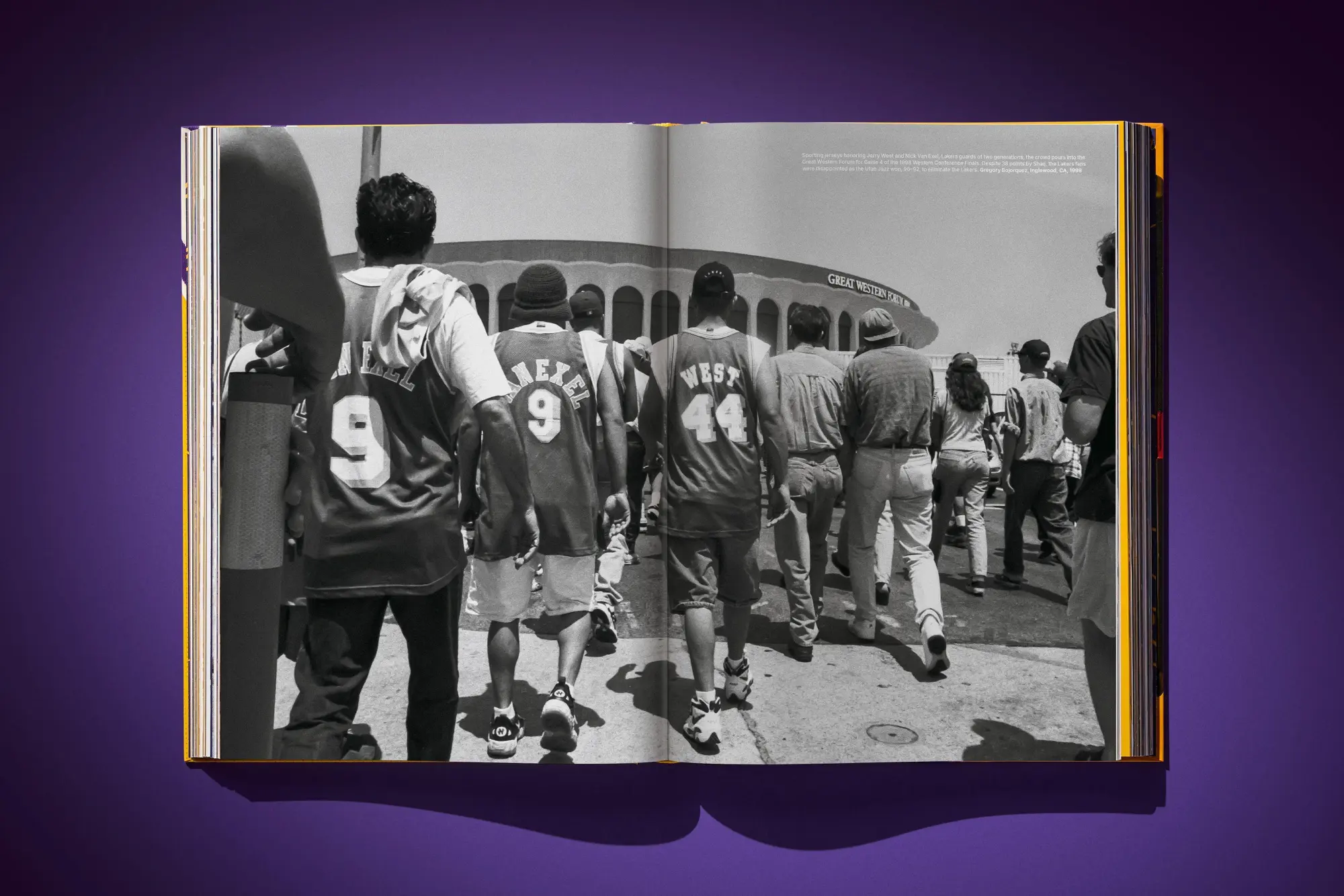 Bild: 9783836598446 | Lakers | An Official History of the Purple &amp; Gold | Vikki Tobak | Buch
