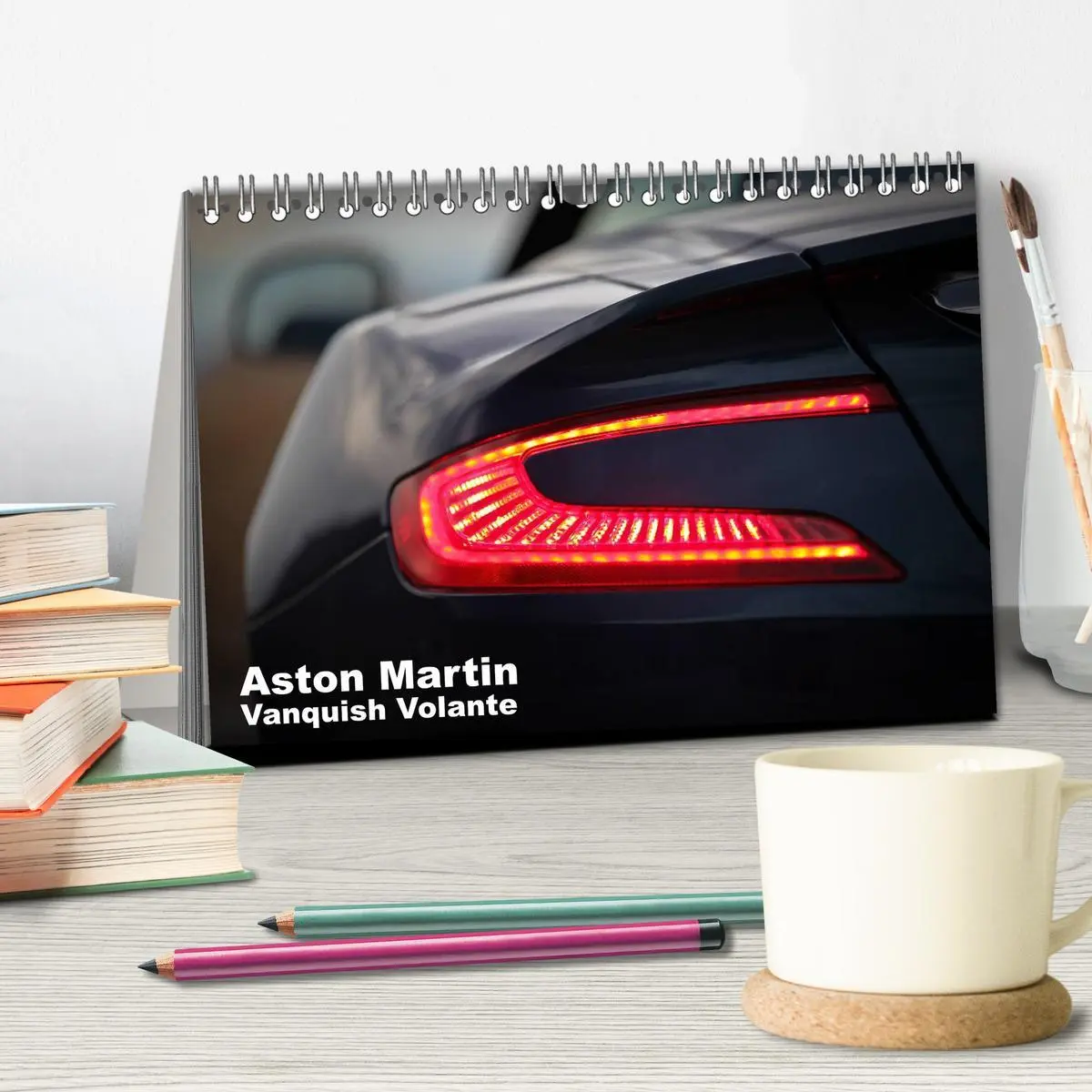 Bild: 9783516162547 | Aston Martin Vanquish Volante (Tischkalender 2026 DIN A5 quer),...