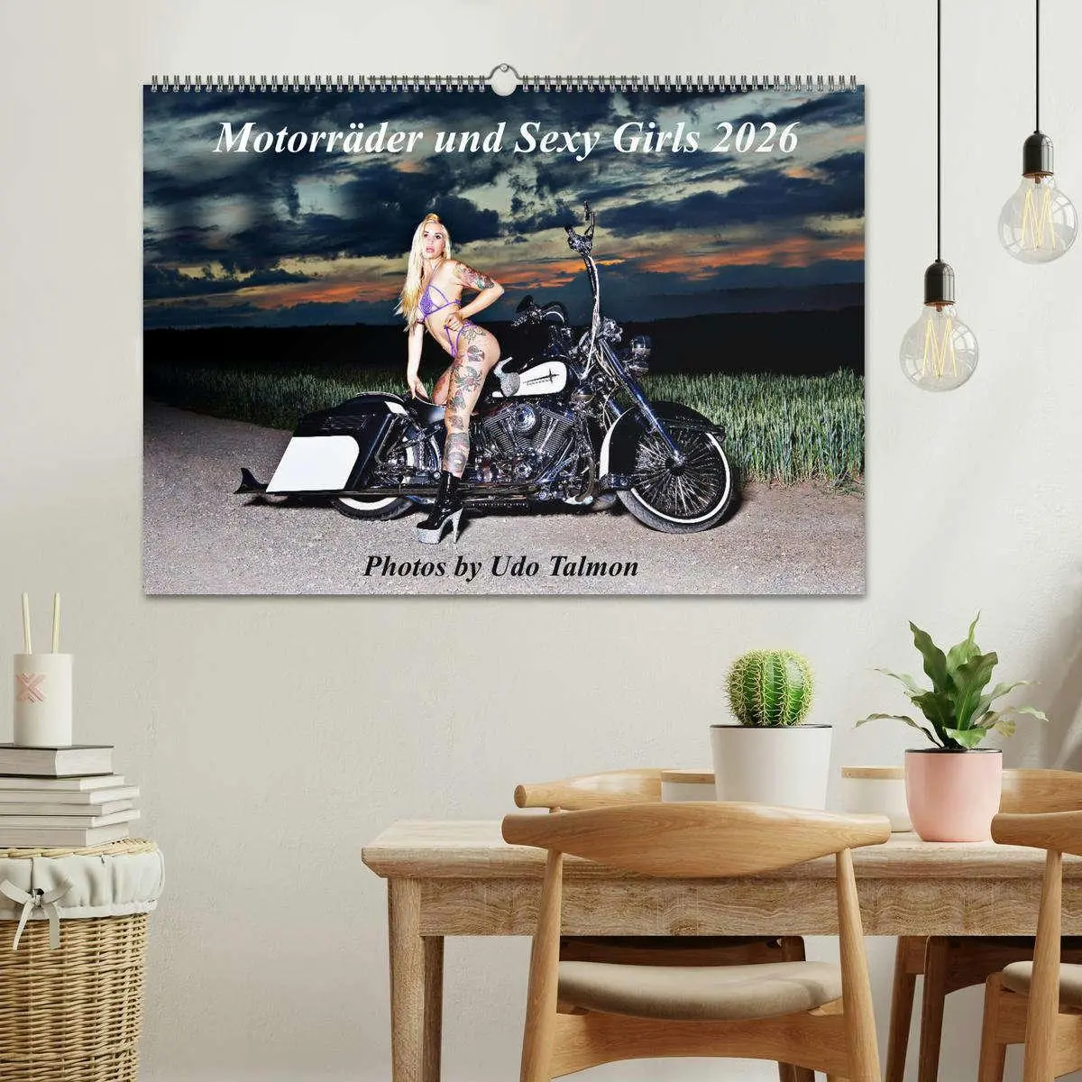 Bild: 9783457583647 | Motorräder und Sexy Girls (Wandkalender 2026 DIN A2 quer), CALVENDO...