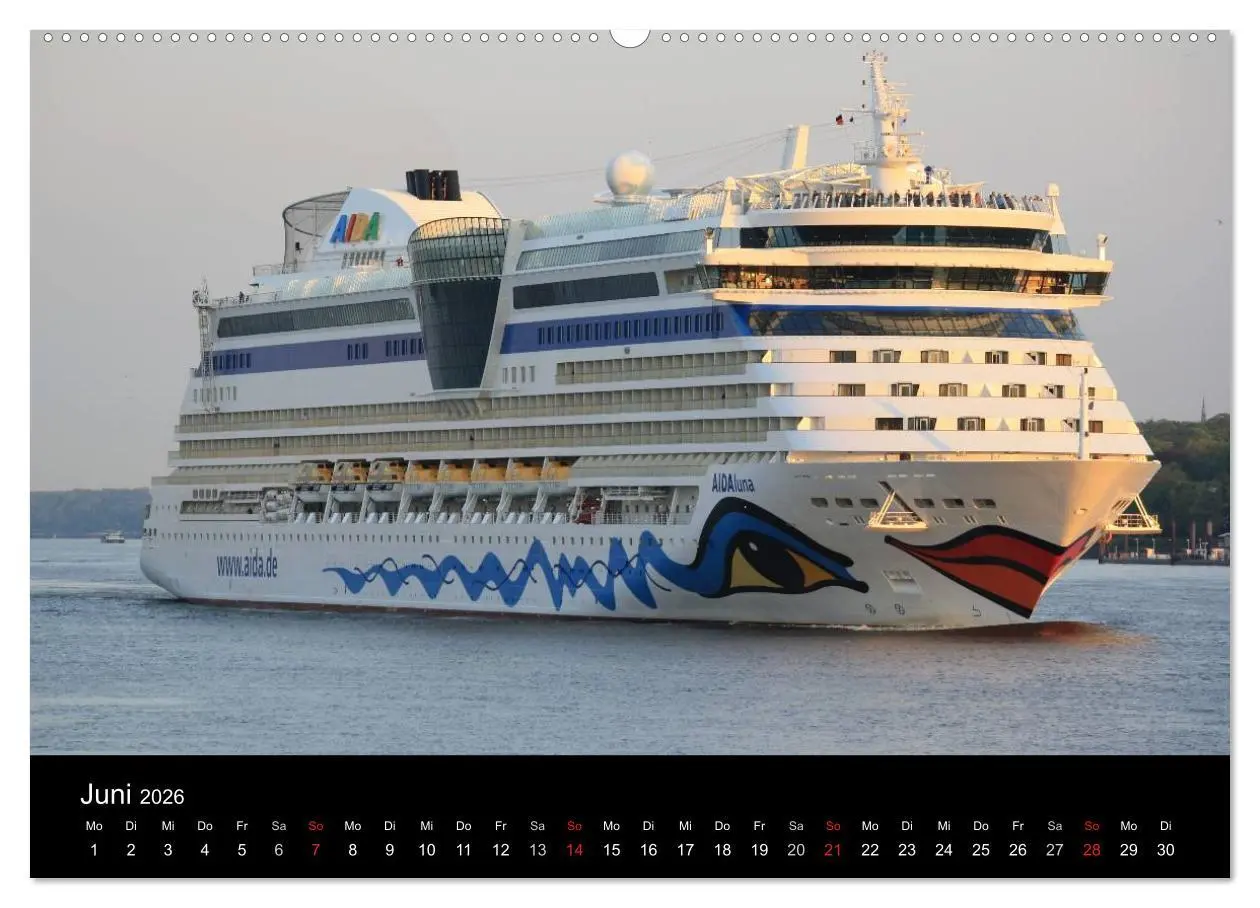 Bild: 9783516127447 | Schiffe auf der Elbe (Wandkalender 2026 DIN A2 quer), CALVENDO...