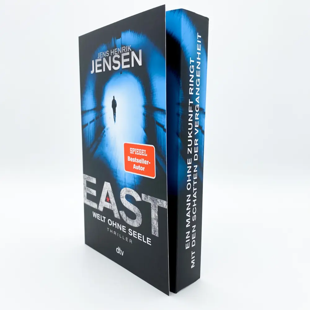 Bild: 9783423220248 | EAST. Welt ohne Seele | Jens Henrik Jensen | Taschenbuch | 384 S.