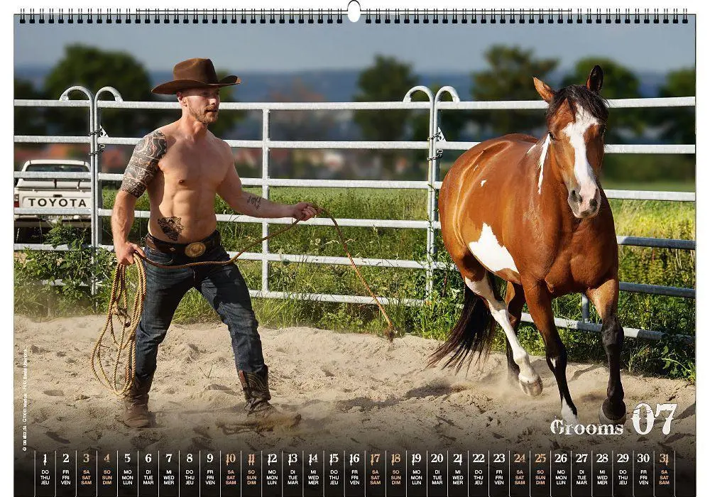 Bild: 9783949471148 | Grooms 2027 | Erotische Fotos von Stallburschen im Westernreitstall