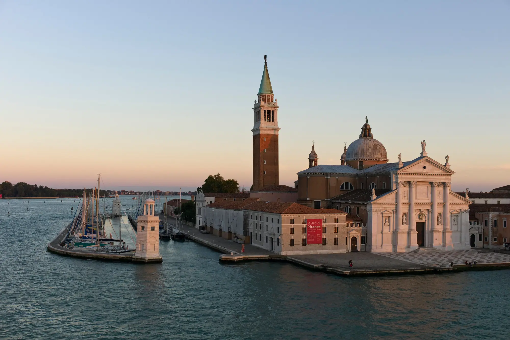 Bild: 9783734331848 | Secret Places Venedig | Traumhafte Orte abseits des Trubels | Migge