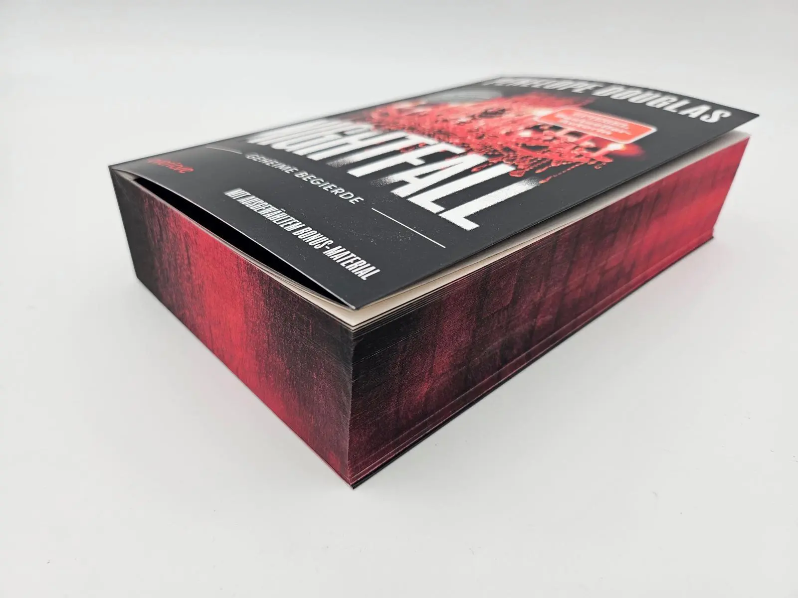 Bild: 9783492066648 | Nightfall - Geheime Begierde | Penelope Douglas | Taschenbuch | 784 S.