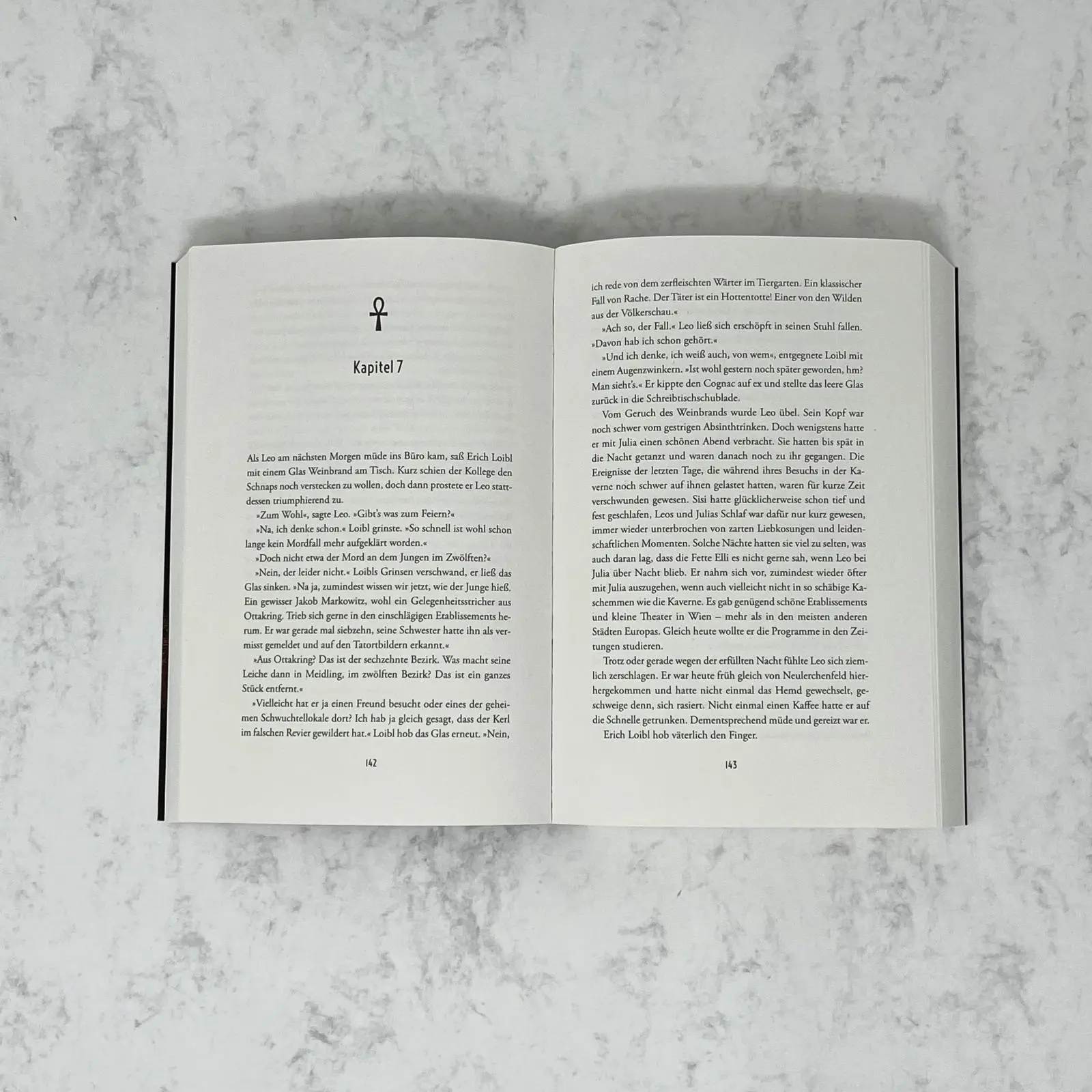 Bild: 9783864931949 | Das Mädchen und der Totengräber | Oliver Pötzsch | Taschenbuch | 2022