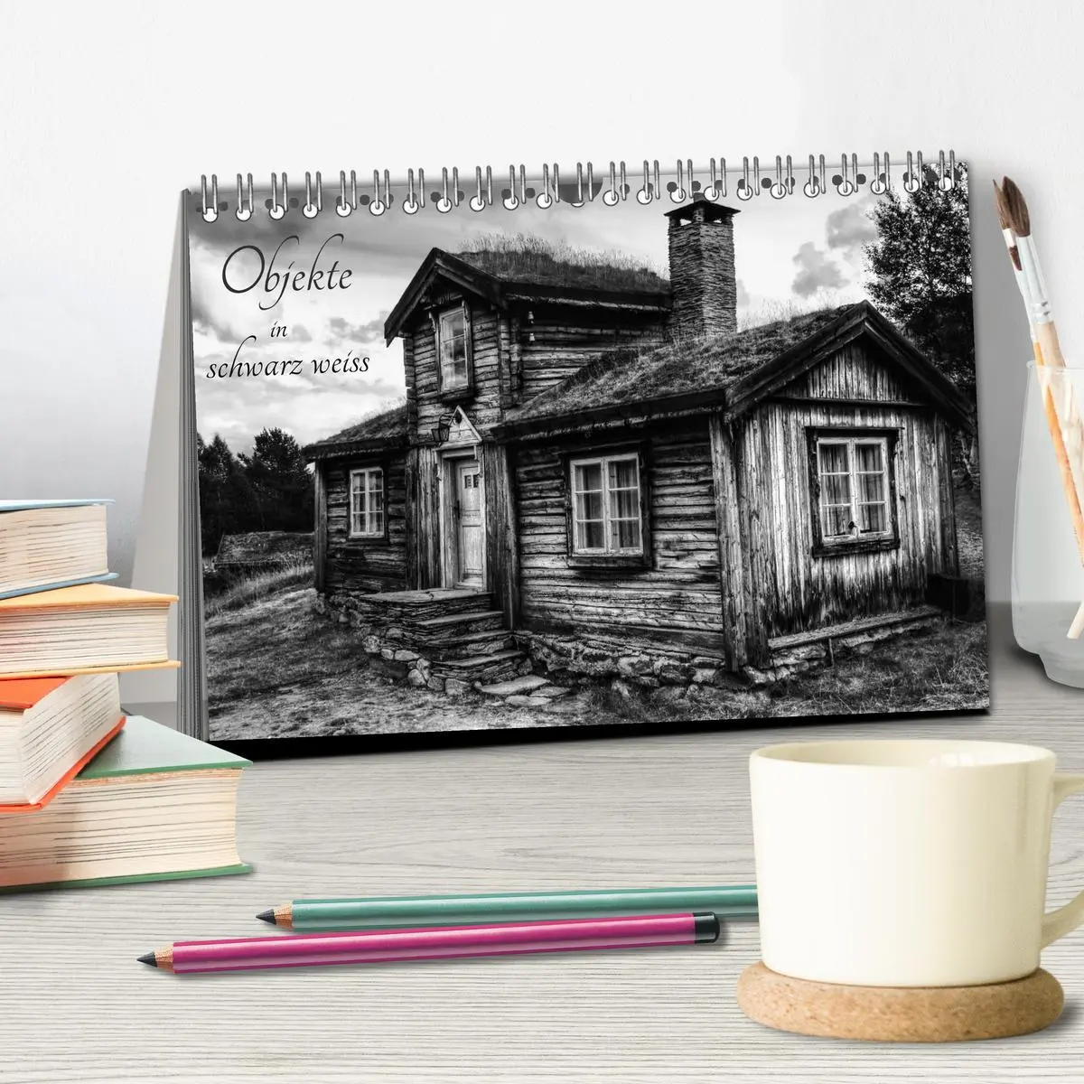 Bild: 9783516052749 | Objekte in schwarz weiss (Tischkalender 2026 DIN A5 quer), CALVENDO...
