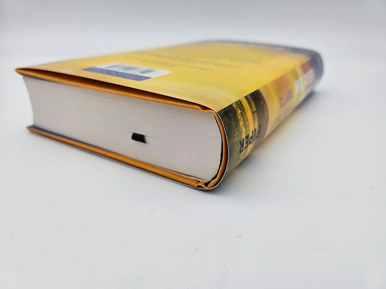 Bild: 9783492073349 | Wie Risse in der Erde | Clare Leslie Hall | Buch | 400 S. | Deutsch