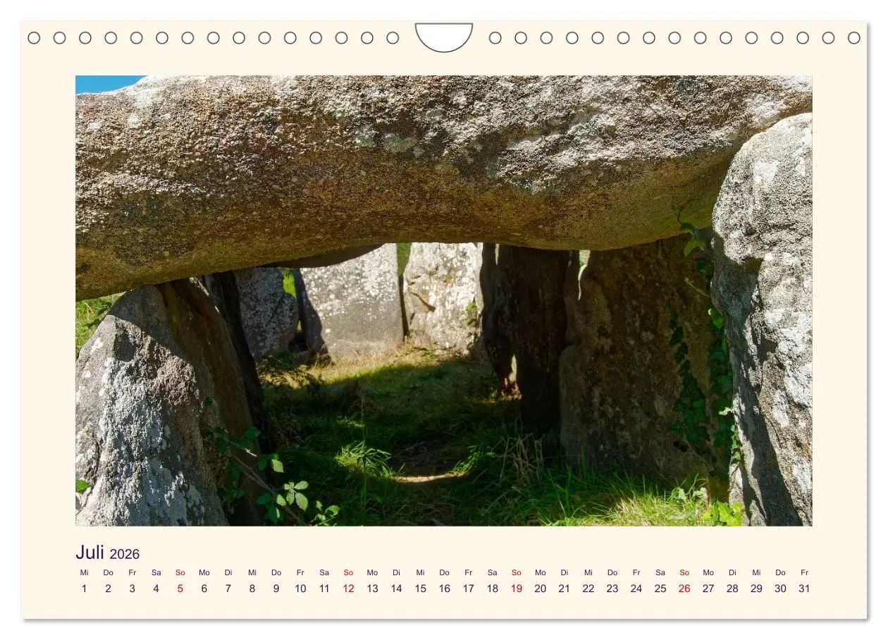 Bild: 9783457346549 | Menhire der Bretagne (Wandkalender 2026 DIN A4 quer), CALVENDO...