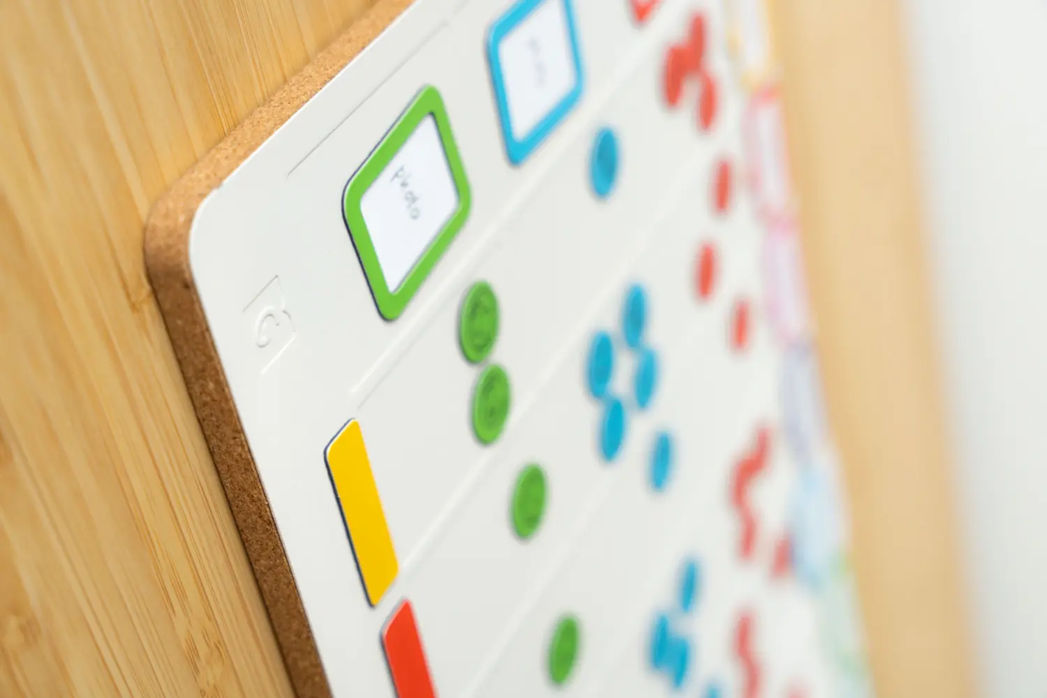 Bild: 9789083378749 | WEEKPEEK | Weekly Planner for one or more children (3+) | Gezinnig