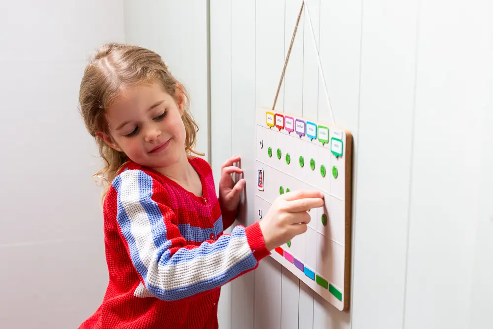 Bild: 9789083378749 | WEEKPEEK | Weekly Planner for one or more children (3+) | Gezinnig