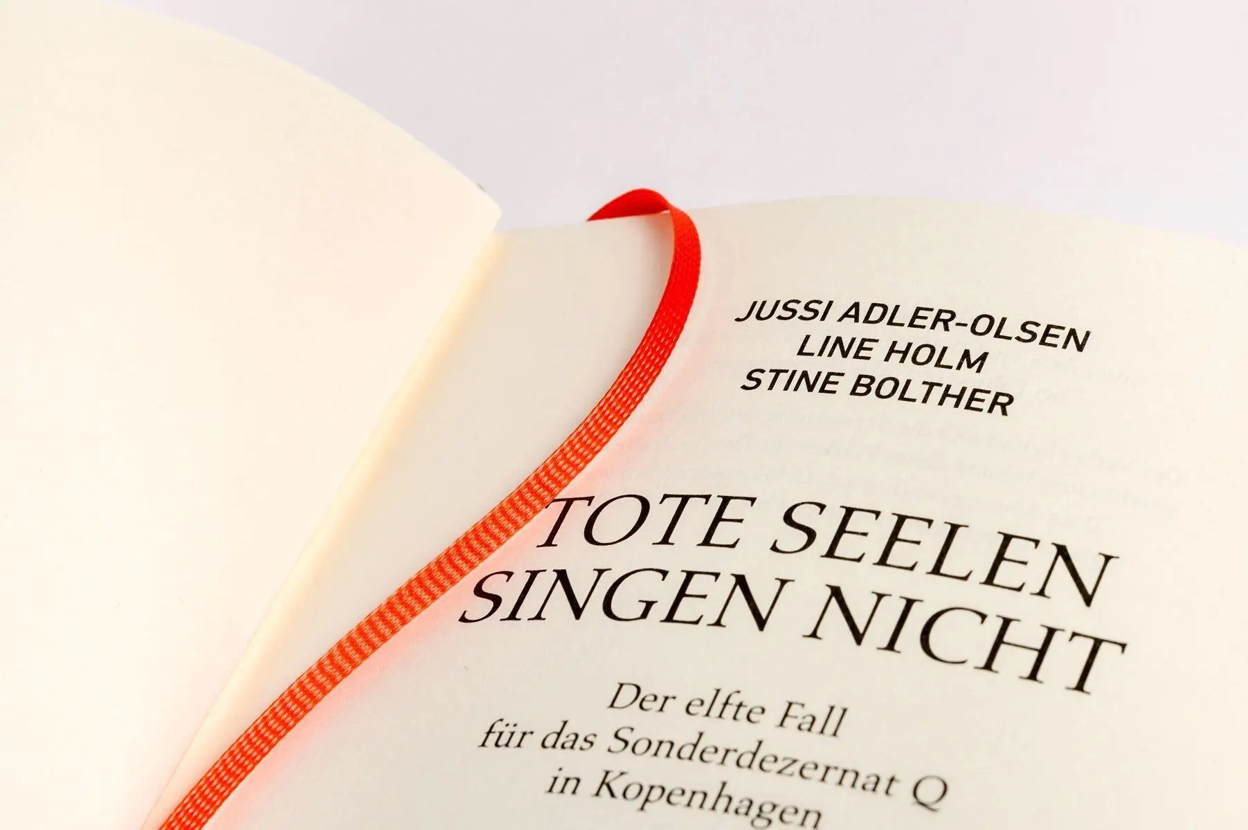 Bild: 9783328603450 | Tote Seelen singen nicht | Jussi Adler-Olsen (u. a.) | Buch | 550 S.