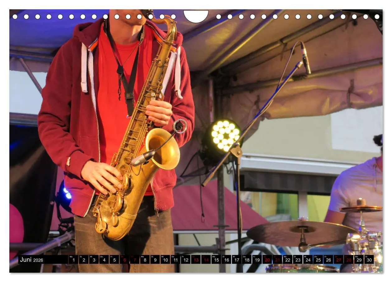 Bild: 9783457854150 | SAXOPHON - on stage (Wandkalender 2026 DIN A4 quer), CALVENDO...