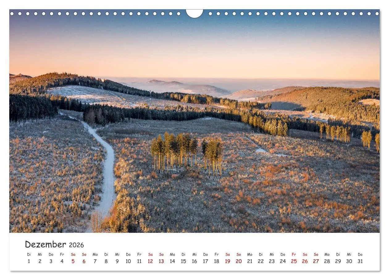 Bild: 9783457894750 | Das Sauerland bei Brilon aus der Vogelperspektive (Wandkalender...