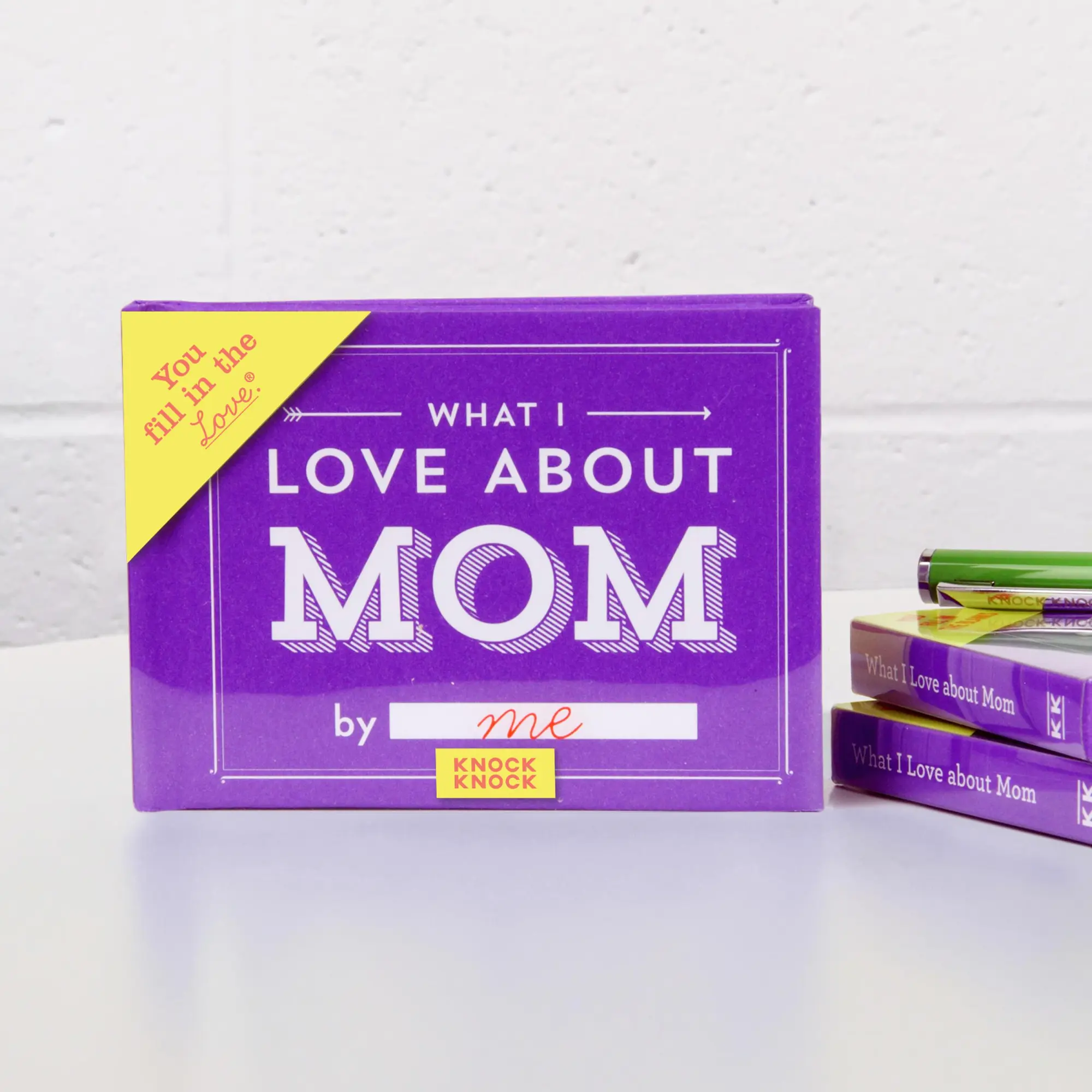 Bild: 9781601065650 | What I Love about Mom Fill in the Love Book | Knock Knock | Buch