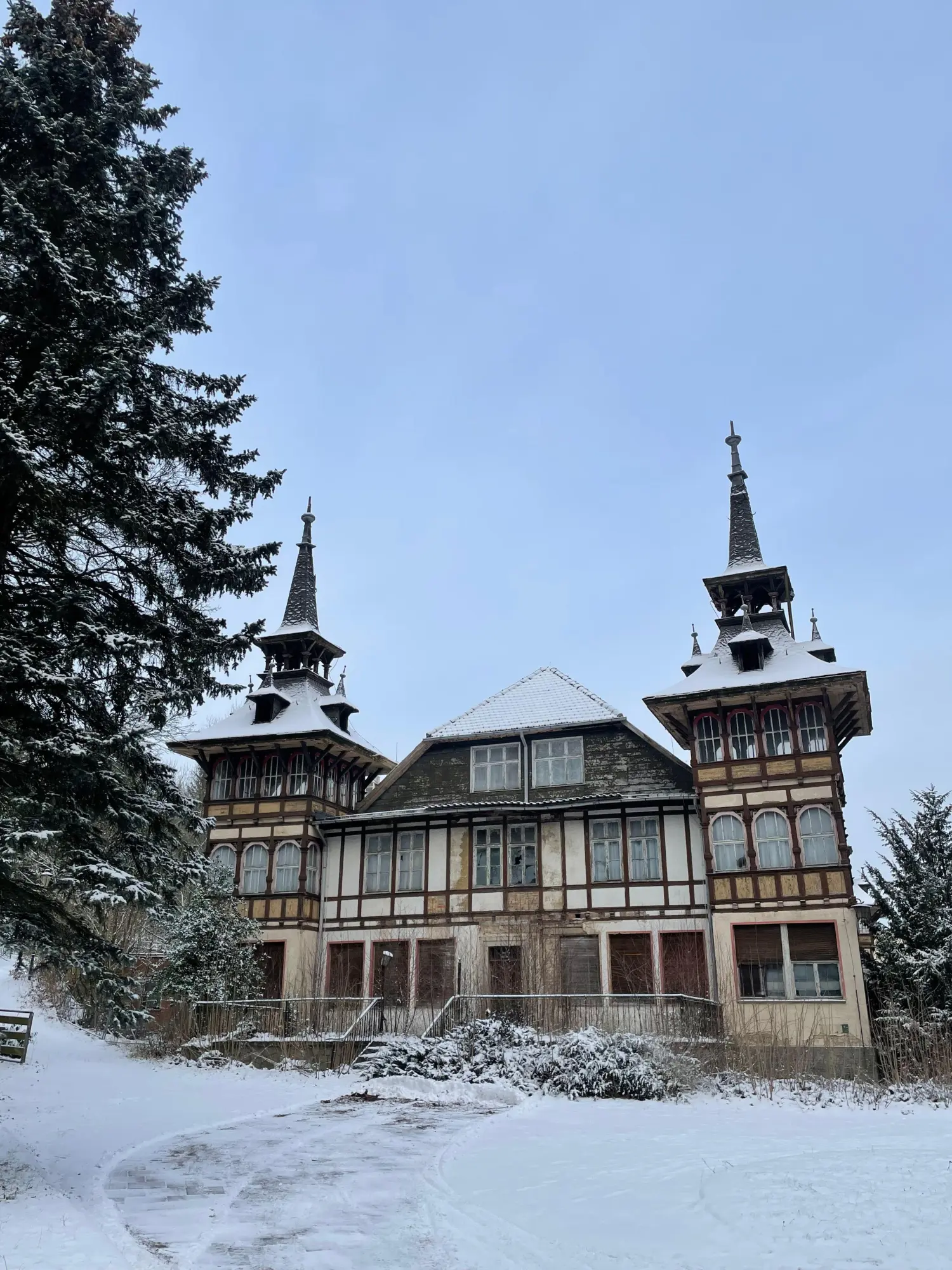 Bild: 9783734327650 | Lost &amp; Dark Places Sachsen-Anhalt | Oliver Hübner | Taschenbuch | 2025