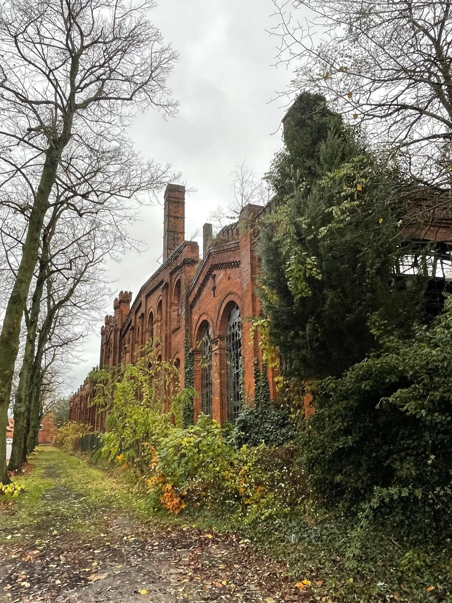 Bild: 9783734327650 | Lost &amp; Dark Places Sachsen-Anhalt | Oliver Hübner | Taschenbuch | 2025