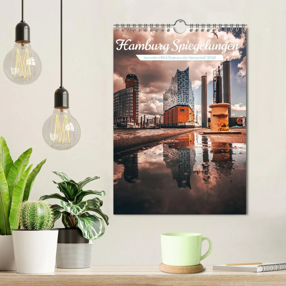 Bild: 9783516338850 | Hamburg Spiegelungen 2026 (Wandkalender 2026 DIN A4 hoch), CALVENDO...