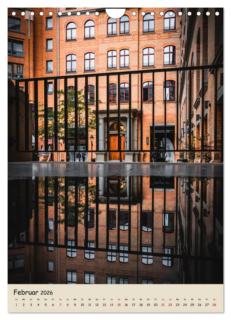 Bild: 9783516338850 | Hamburg Spiegelungen 2026 (Wandkalender 2026 DIN A4 hoch), CALVENDO...