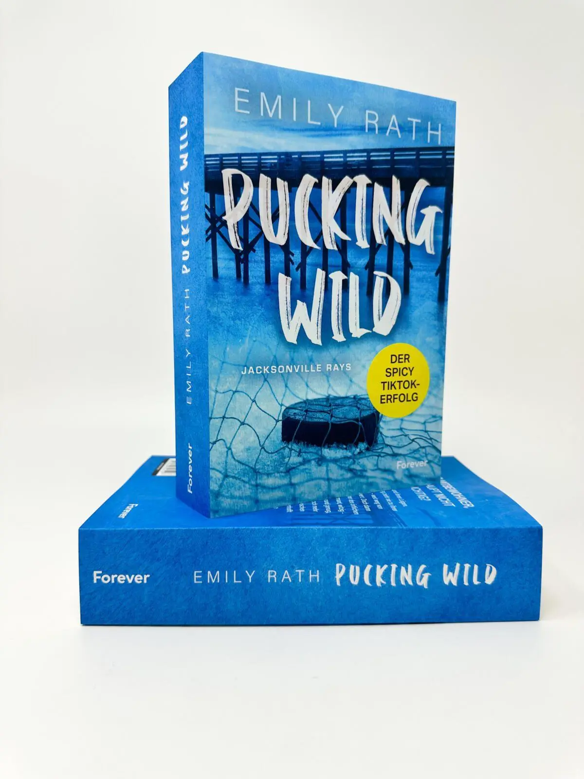Bild: 9783989780651 | Pucking Wild | Emily Rath | Taschenbuch | 608 S. | Deutsch | 2026