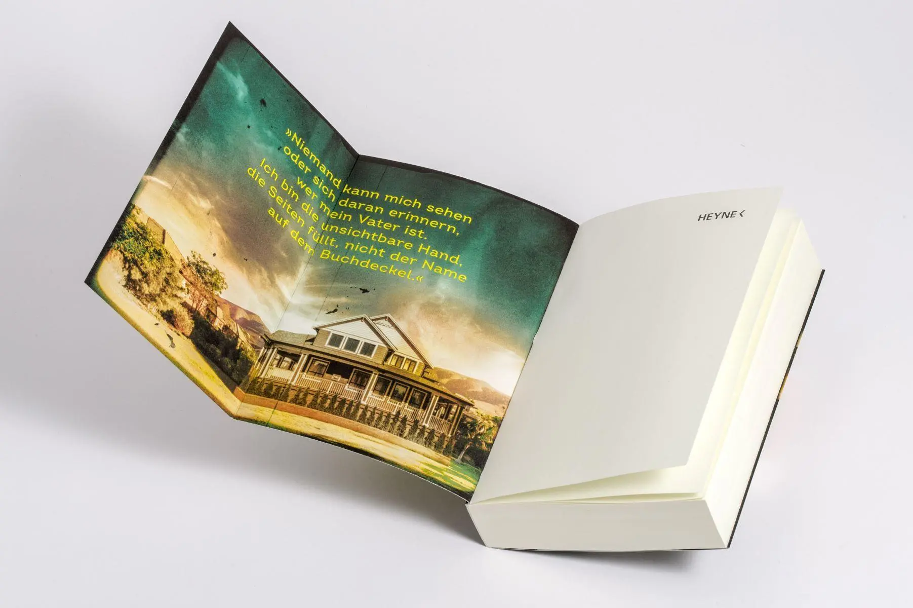 Bild: 9783453441651 | Die unsichtbare Hand | Julie Clark | Taschenbuch | 400 S. | Deutsch