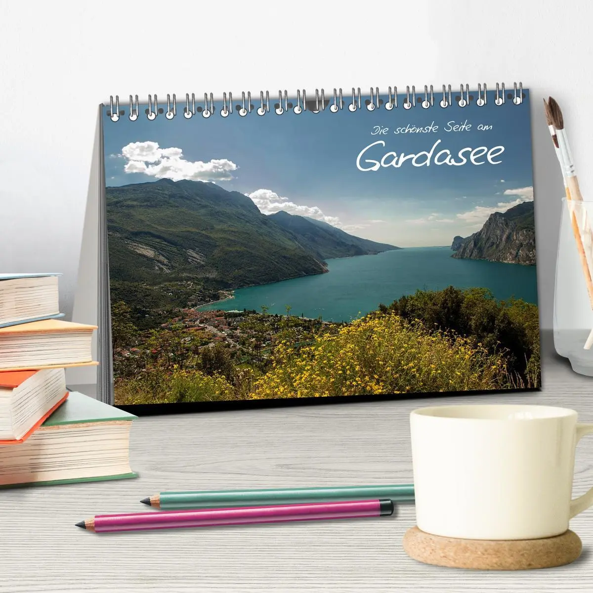 Bild: 9783516012651 | Die schönste Seite am Gardasee (Tischkalender 2026 DIN A5 quer),...