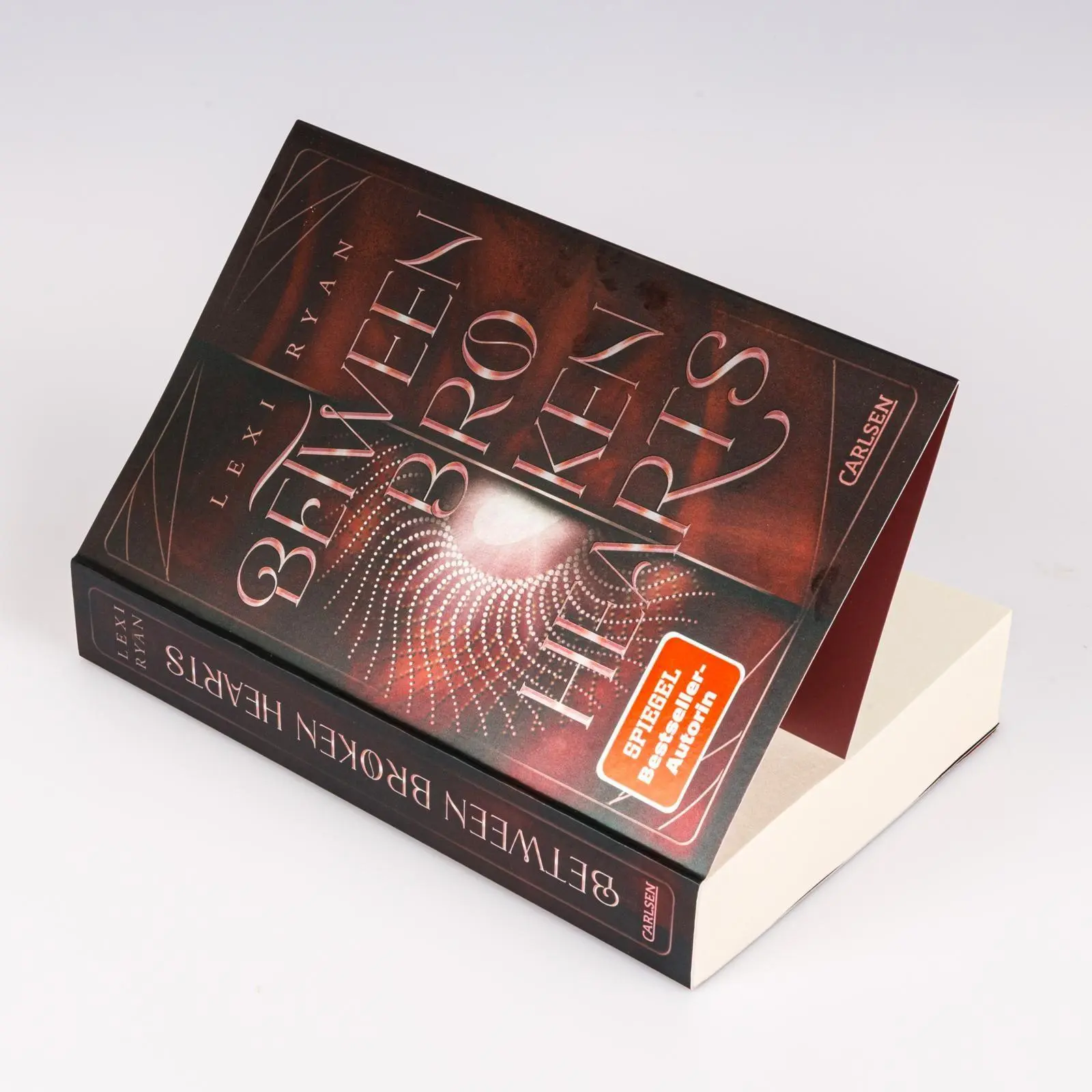 Bild: 9783551585851 | Beneath Cursed Stars 2: Between Broken Hearts | Lexi Ryan | Buch