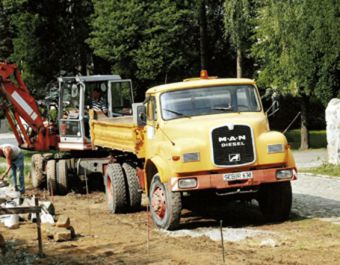 Bild: 9783861336051 | Jahrbuch Lastwagen 2012 | Bernd Regenberg | Taschenbuch | 144 S.