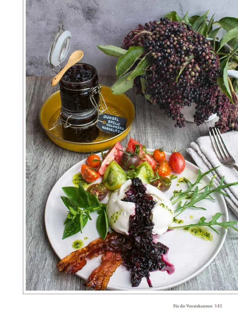 Bild: 9783702020552 | Mit Holunder durchs Jahr | Blüten, Beeren, Blätter &amp; Rinde | Sidak