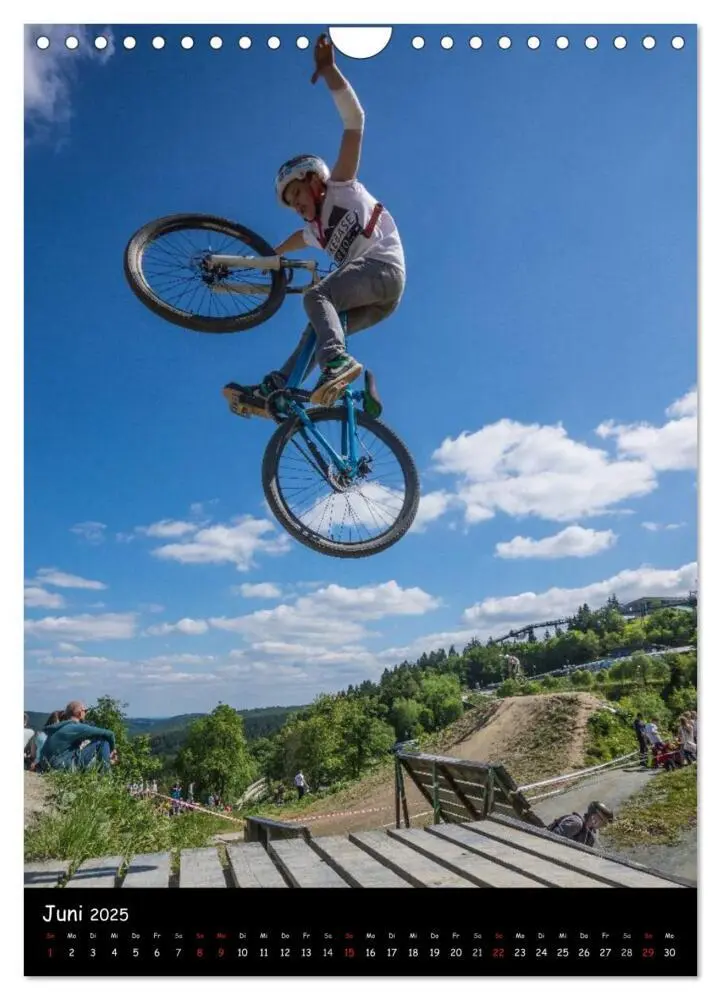 Bild: 9783457053652 | Slopestyle Extrembiking (Wandkalender 2025 DIN A4 hoch), CALVENDO...