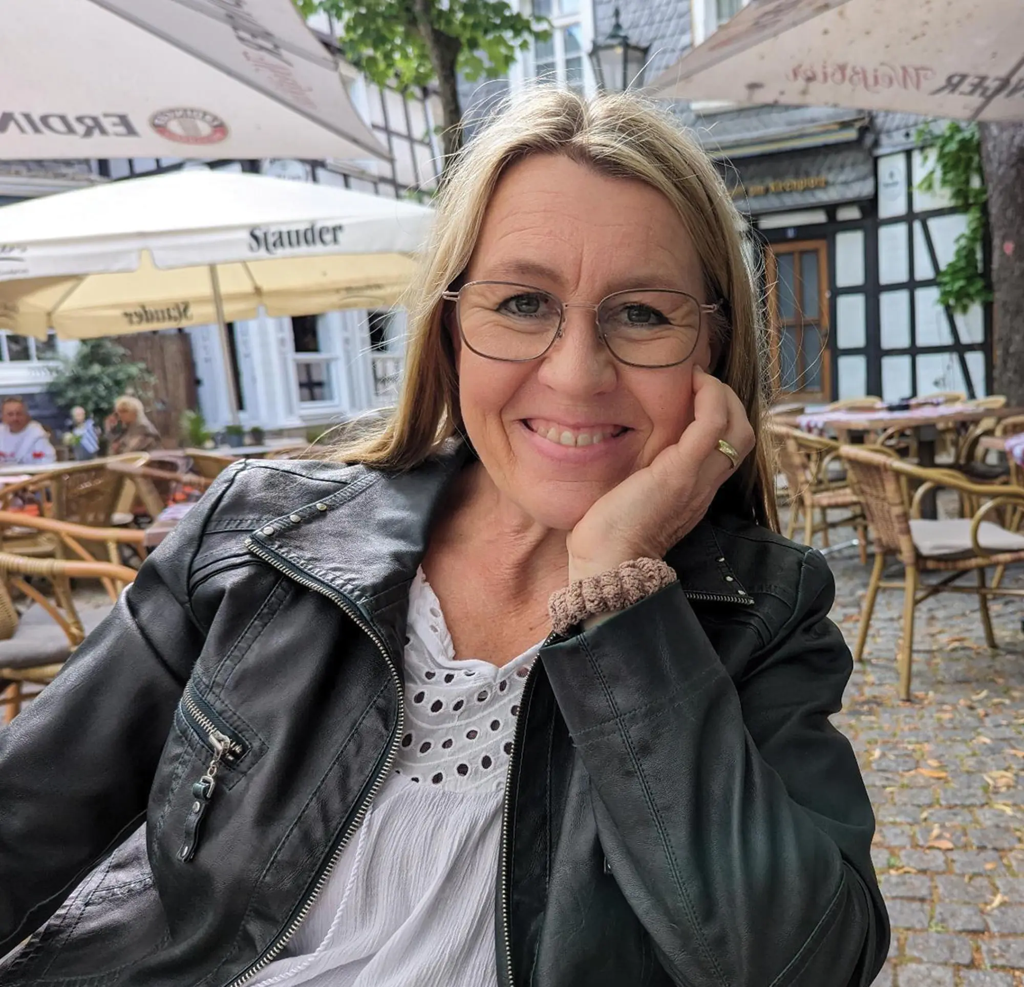Autor: 9783897414952 | Mittendrin im Lilabunt | Mirjam Müntefering | Taschenbuch | 304 S.