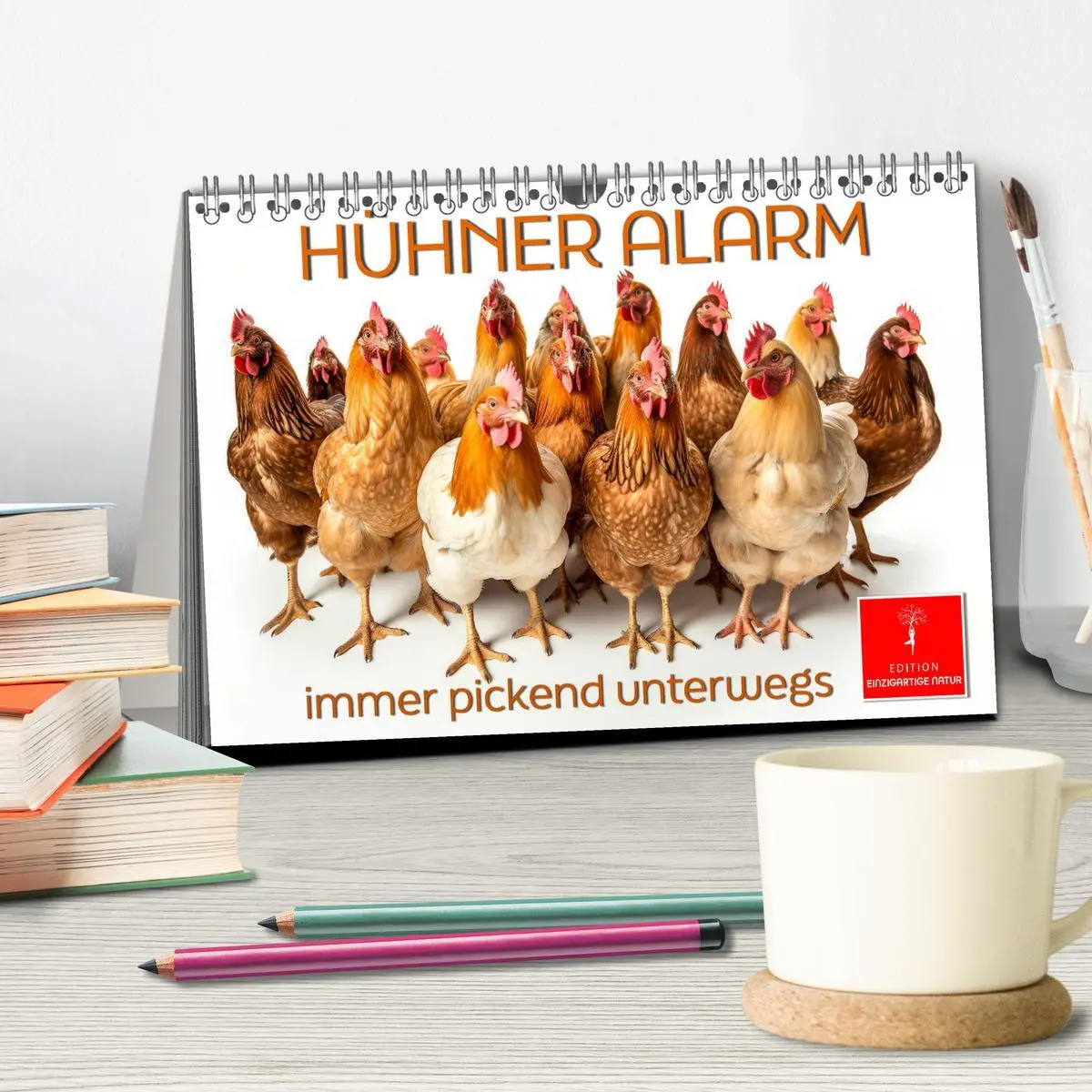 Bild: 9783457467152 | Hühner Alarm (Tischkalender 2026 DIN A5 quer), CALVENDO Monatskalender