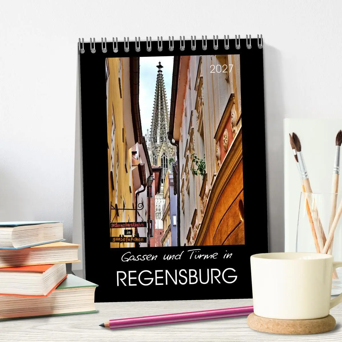 Bild: 9783569979352 | Gassen und Türme in Regensburg (Tischkalender 2027 DIN A5 hoch),...