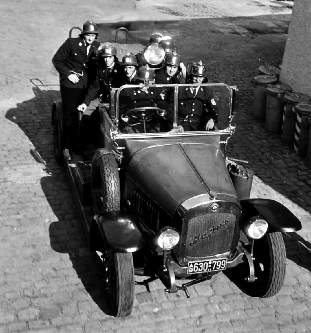 Bild: 9783751611053 | Feuerwehr Erlangen | Josef Klug | Buch | 160 S. | Deutsch | 2023